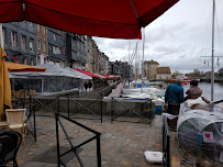 Atmosphère du Restaurant Le Café de Paris à Honfleur - n°4