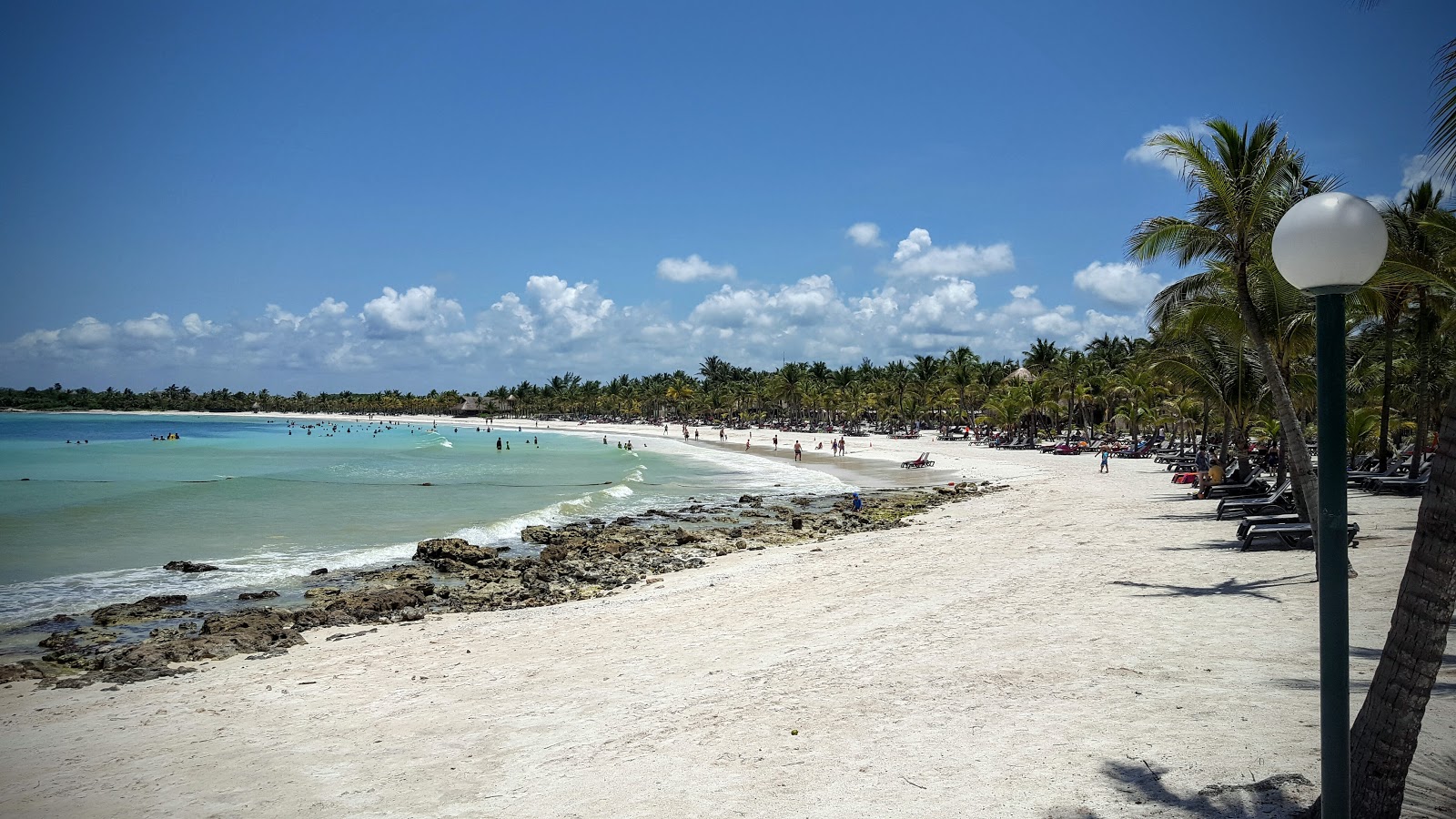 Foto di Riviera Maya beach con una superficie del sabbia beige