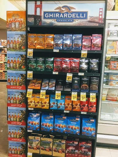 Shopping Mall «North Point Centre», reviews and photos, 320 Bay St, San Francisco, CA 94133, USA