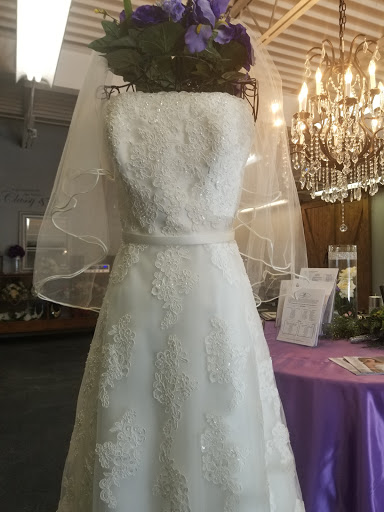 Bridal Shop «Divas Closet Bridal Boutique», reviews and photos, 1034 Merriam Ln, Kansas City, KS 66103, USA