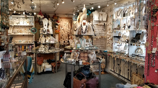 Jewelry Store «Knock Knock Boutique», reviews and photos, 110 W Chocolate Ave, Hershey, PA 17033, USA