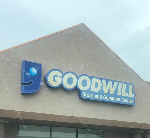 Thrift Store «Greenfield & University Goodwill Retail Store & Donation Center», reviews and photos, 4412 E University Dr, Mesa, AZ 85205, USA