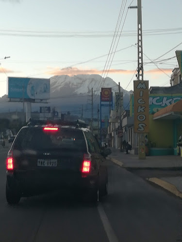 Avenue Monsenor Leonidas Proaño, Riobamba, Ecuador
