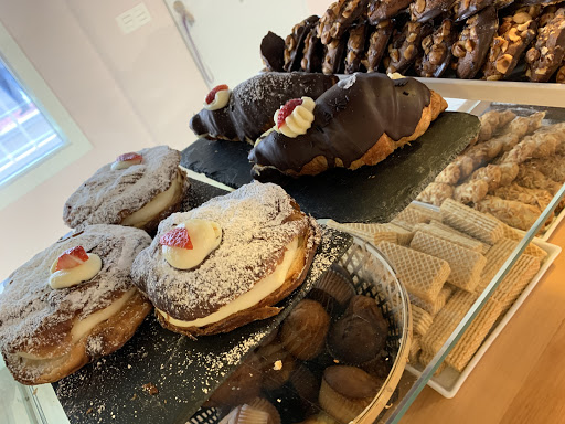 Deliciass Panaderia y Pastelería Creativa en Arrabal de Portillo, Valladolid