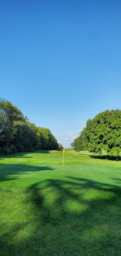 Golf Course «Browns Lake Golf Course», reviews and photos, 932 Browns Lake Dr, Burlington, WI 53105, USA