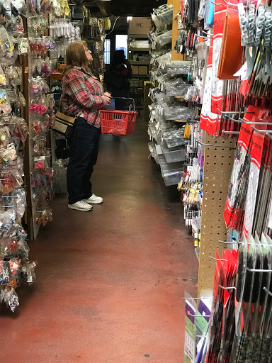 Fabric Store Fabric Barn Reviews And Photos 3111 E Anaheim St