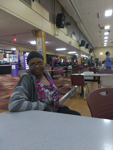 Bowling Alley «Freeway Lanes of Parma», reviews and photos, 12859 Brookpark Rd, Cleveland, OH 44130, USA