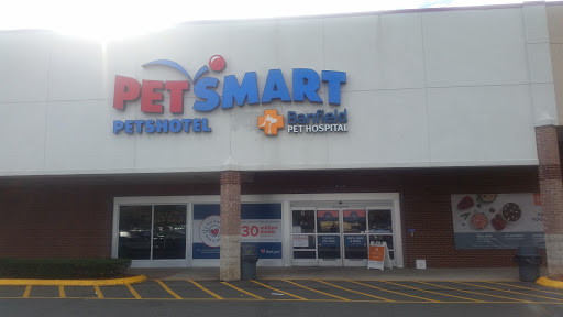 Pet Supply Store «PetSmart», reviews and photos, 5 Main St, East Hartford, CT 06118, USA