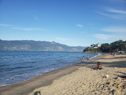 Photo de Plage des Cigales protégé par des falaises
