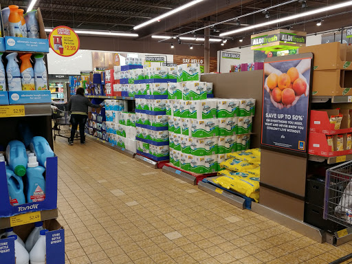 Supermarket «ALDI», reviews and photos, 799 Summit St, Elgin, IL 60120, USA