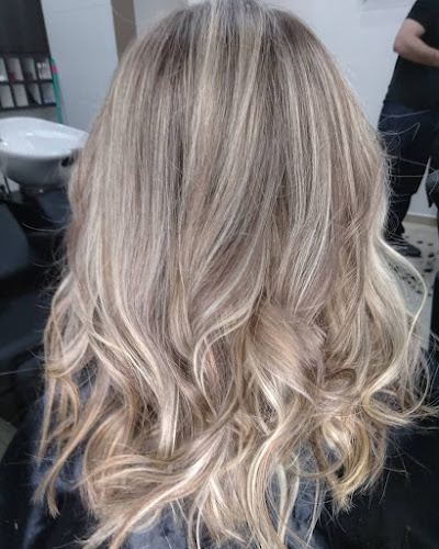 Avaliações sobre Fio a Fio salão de beleza em Florianópolis - Salão de Beleza
