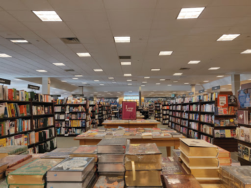 Book Store «Barnes & Noble», reviews and photos, 2443 Vestal Pkwy E, Vestal, NY 13850, USA