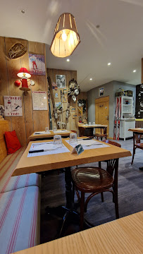 Atmosphère du Restaurant Bistrovergnat - Chez Pépé Jean à Mont-Dore - n°4