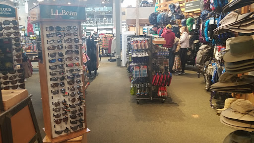 Clothing Store «L.L. Bean», reviews and photos, 280 School St, Mansfield, MA 02048, USA