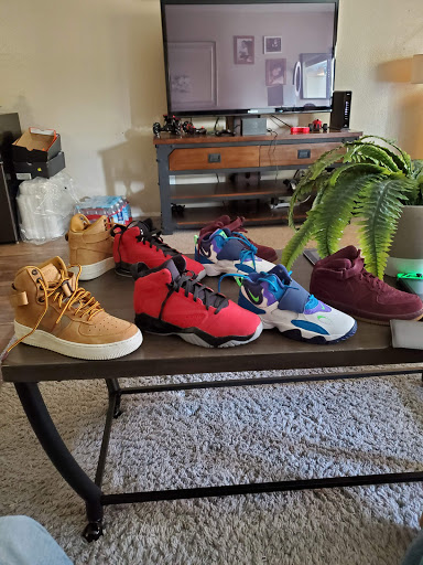 Sporting Goods Store «Nike Clearance Store», reviews and photos, 1275 Marina Blvd, San Leandro, CA 94577, USA