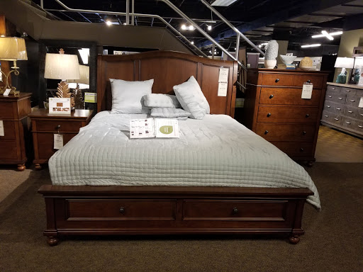 Furniture Store «Wayside Furniture», reviews and photos, 1367 Canton Rd, Akron, OH 44312, USA