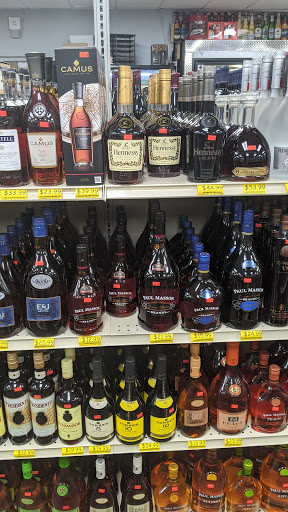 Liquor Store «Sunset Point Liquors», reviews and photos, 2516 Sunset Point Rd, Clearwater, FL 33765, USA