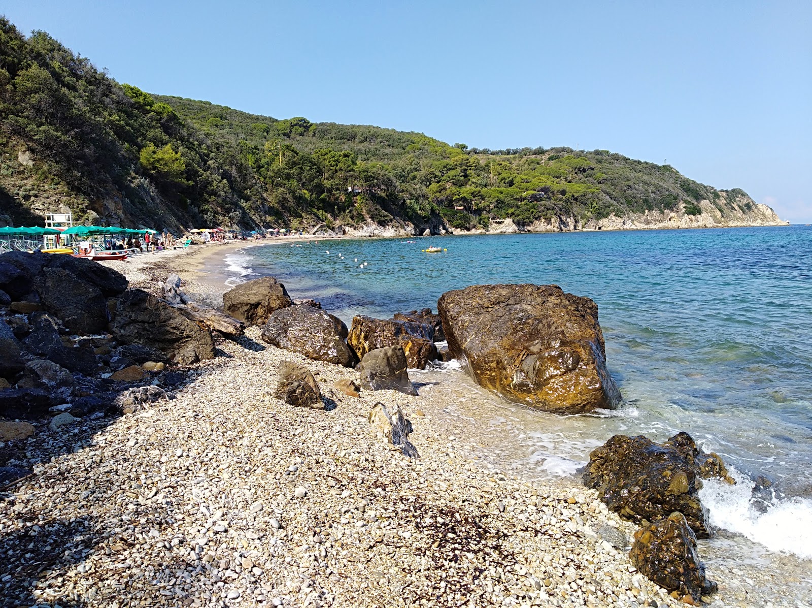 Spiaggia di Seccione'in fotoğrafı - rahatlamayı sevenler arasında popüler bir yer