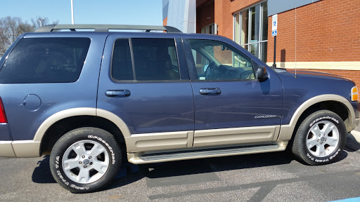 Car Dealer «Landers Ford», reviews and photos, 2082 W Poplar Ave, Collierville, TN 38017, USA