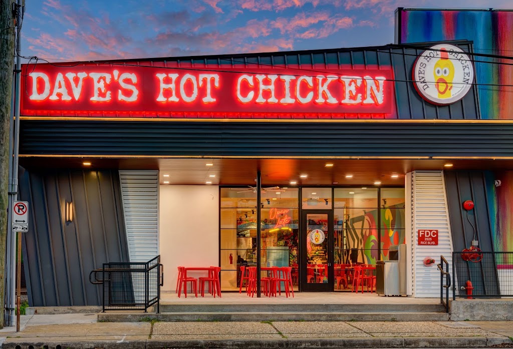 Dave's Hot Chicken 77005