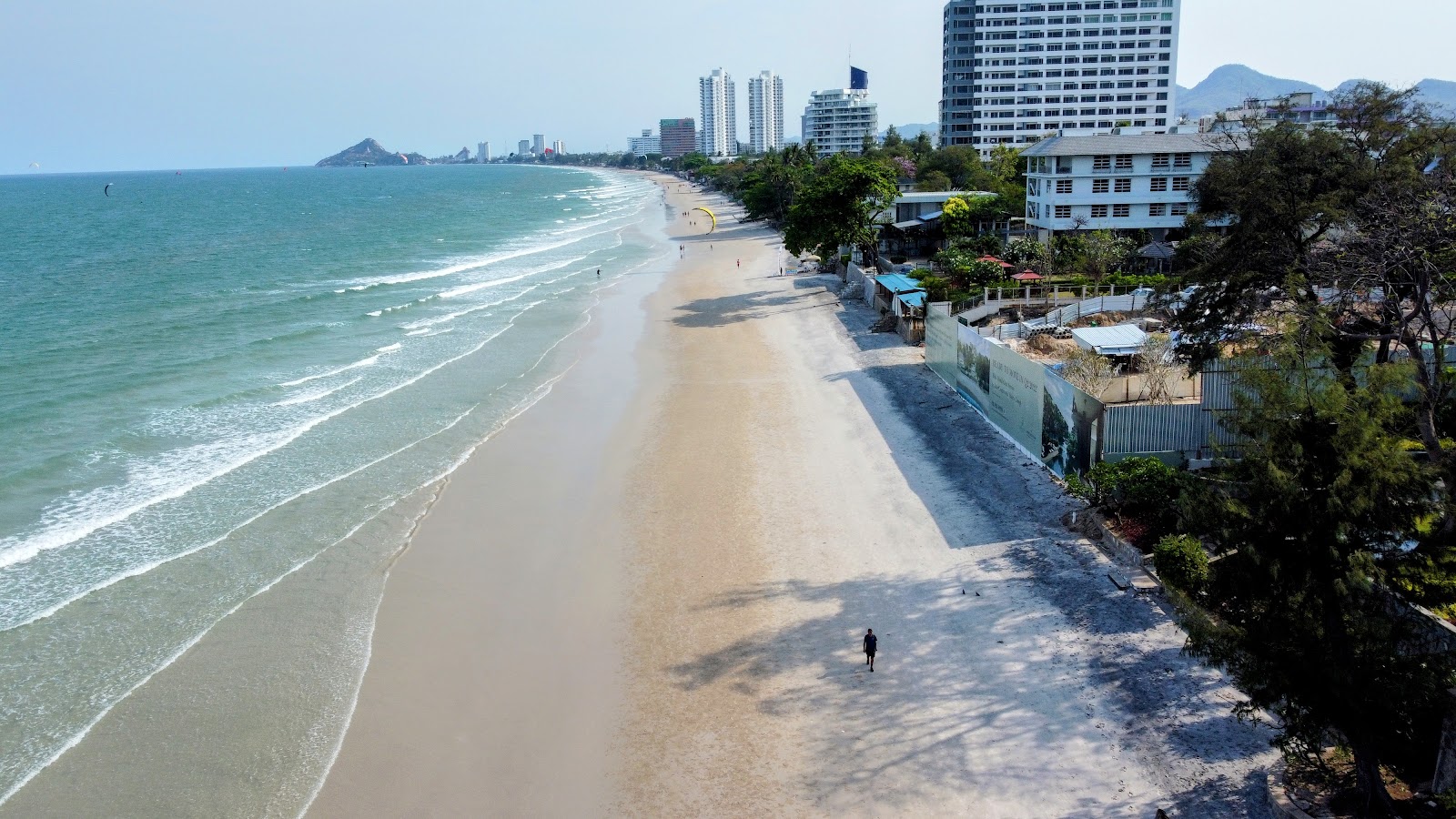 Fotografija Hua Hin Beach priljubljeno mesto med poznavalci sprostitve