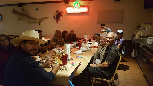 Seafood Restaurant «Hilltop Crab House», reviews and photos, 8980 Gap Newport Pike, Toughkenamon, PA 19374, USA