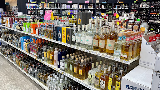 Liquor Store «Holiday Liquor», reviews and photos, 5900 South Fwy, Fort Worth, TX 76134, USA