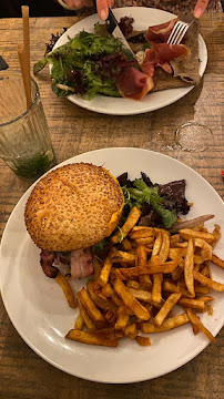 Hamburger du Restaurant familial Chez Dan à Saint-Julien-en-Born - n°4