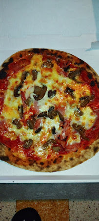 Plats et boissons du Pizzeria Pizza Fam's à Calais - n°5