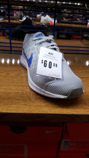 Sporting Goods Store «Big 5 Sporting Goods - Wilshire», reviews and photos, 6601 Wilshire Blvd, Los Angeles, CA 90048, USA