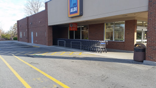 Supermarket «ALDI», reviews and photos, 4222 W Gate City Blvd, Greensboro, NC 27407, USA