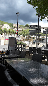 Atmosphère du Restaurant Lou Castelet à Beaumes-de-Venise - n°11