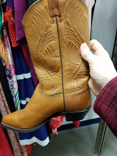 Thrift Store «Goodwill Industries of the Chesapeake, Inc.», reviews and photos, 3153 Solomons Island Rd, Edgewater, MD 21037, USA