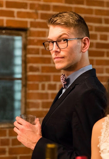 Barber Shop «Shipwrecked Barbershop», reviews and photos, 354 N Sunrise Ave Ste 111, Roseville, CA 95661, USA