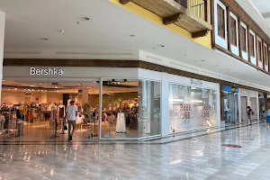 Centro Comercial La Villa image