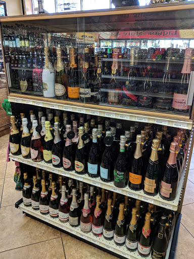 Liquor Store «535 Liquor», reviews and photos, 3260 Vineland Rd, Kissimmee, FL 34746, USA