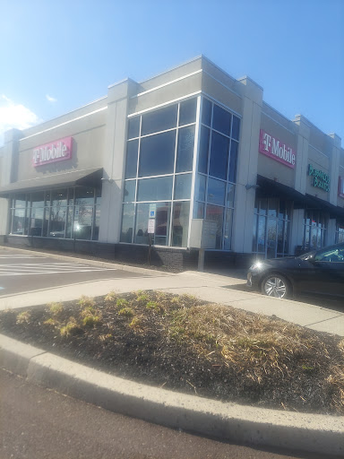 T-Mobile, 250 N West End Blvd, Quakertown, PA 18951, USA, 