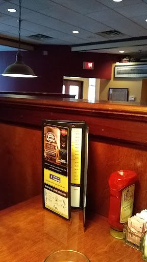 American Restaurant «Club Car», reviews and photos, 13435 University Ave #200, Clive, IA 50325, USA