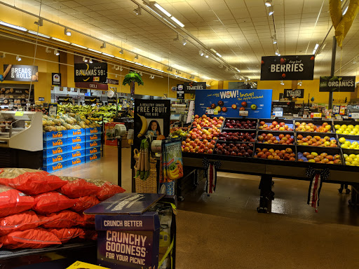 Grocery Store «Stop & Shop», reviews and photos, 2020 Norwich-New London Turnpike, Montville, CT 06353, USA