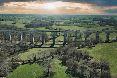 Accroduc à Cluis
