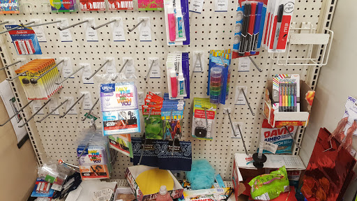 Dollar Store «Dollar Tree Lexington and Larpenteur», reviews and photos, 1420 University Ave W, St Paul, MN 55104, USA