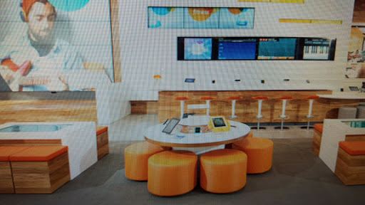 Cell Phone Store «AT&T», reviews and photos, 100 Main St N #2, Southbury, CT 06488, USA