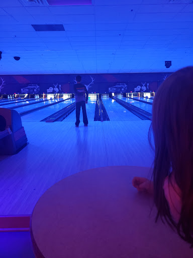 Bowling Alley «Brunswick Zone Hawthorn Lanes», reviews and photos, 316 Center Dr, Vernon Hills, IL 60061, USA