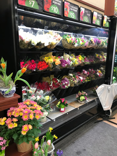 Grocery Store «Kroger», reviews and photos, 940 US-64 US 64 Highway, Apex, NC 27523, USA