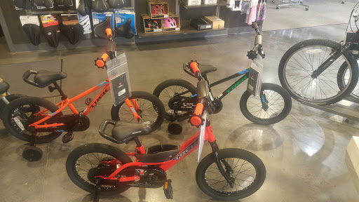 Bicycle Store «Madison & Davis Bicycle Shop», reviews and photos, 912 S 8th St, Quincy, IL 62301, USA