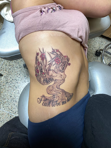 Explore optical illusion tattoo ideas, creative tattoo ideas in Albany, available at Tom Spaulding Tattoo And Body Piercing Studio