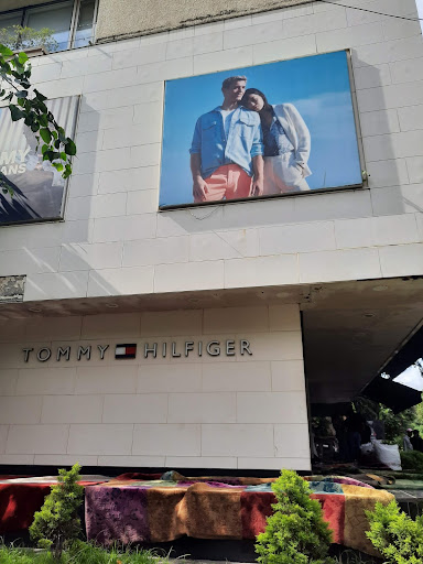 Tommy Hilfiger Store