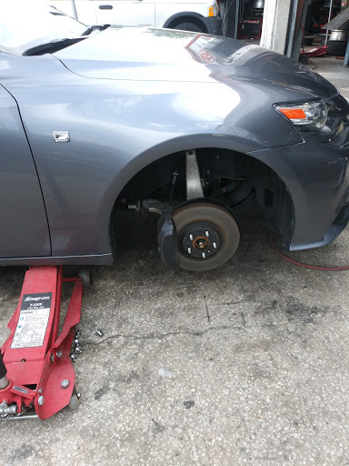 Used Tire Shop «Two Guys Tires and Auto Repair», reviews and photos, 366 N John Young Pkwy, Orlando, FL 32805, USA