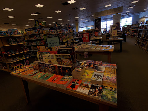 Book Store «Barnes & Noble», reviews and photos, 1800 Rosecrans Ave, Manhattan Beach, CA 90266, USA