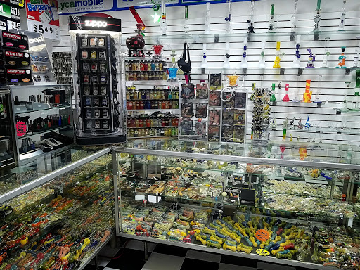 Tobacco Shop «HN Smoke Shop», reviews and photos, 4215 N 19th Ave, Phoenix, AZ 85015, USA